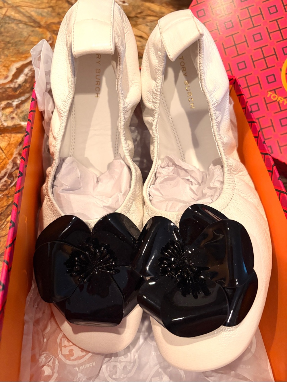 NIB Tory Burch White Leather Ballet Flats with Black Floral Applique